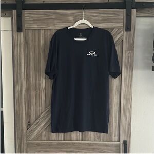 Oakley Men's‎ Navy Blue Short Sleeve Tee
